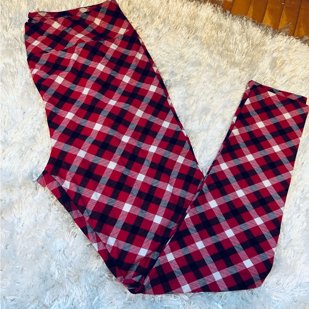 Beautiful pair of LuLaRoe leggings!  Red/Black/White Plaid.  Size Tall and Curvy